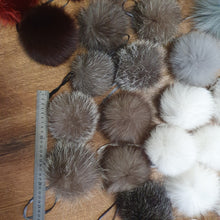 Load image into Gallery viewer, Silver fox pompom. Frost
